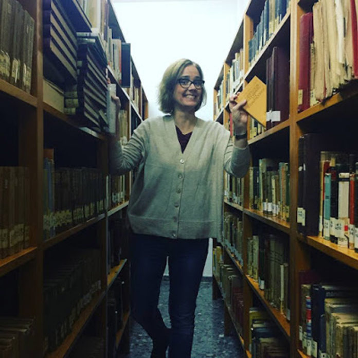 retocardigan La bibliotecaria
