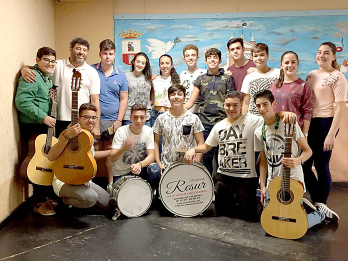 chirigota-juvenil tres agrupaciones nazarenas