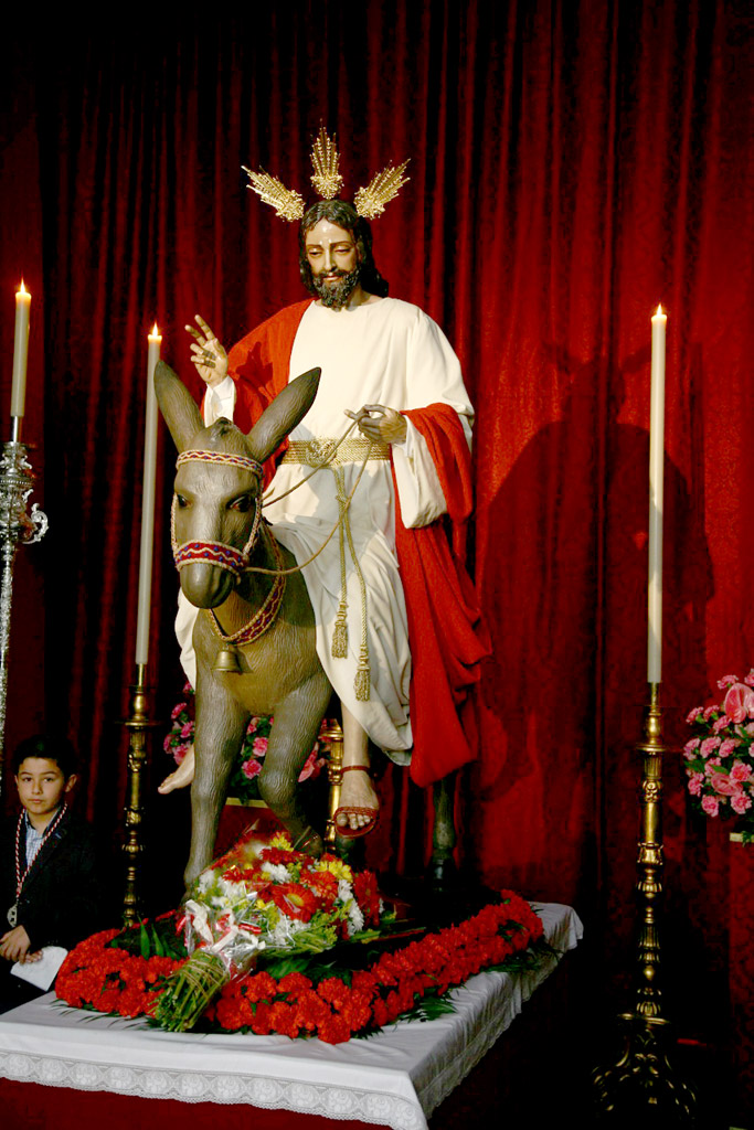 besapies-borriquita_002 Función principal