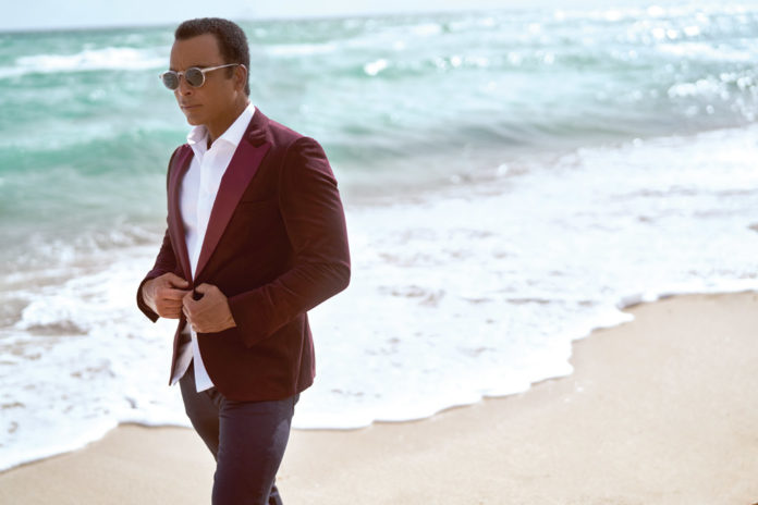 JS-Beach-Photo Jon Secada
