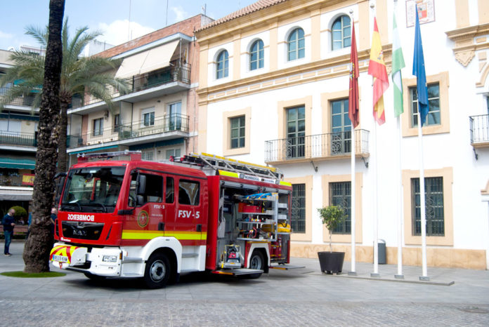 nuevo-camion-bomberos plazas de bomberos