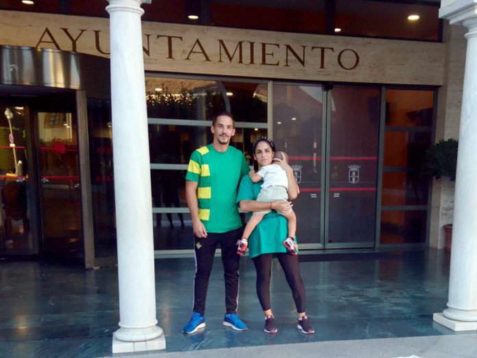 pareja-desahucio,-protesta joven pareja