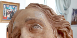 Manuel Téllez Berraquero talla al nazareno Cristo de la Misericordia Manuel Téllez Berraquero