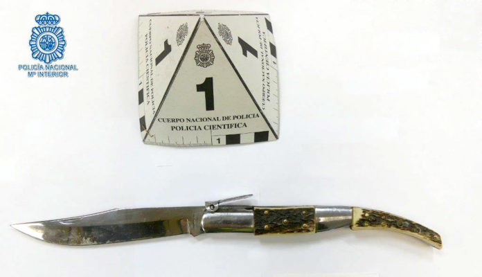 navaja-agresion-DosHermanas arma blanca