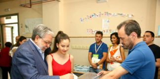 El PSOE arrasa en Dos Hermanas consiguiendo 16 concejales PSOE