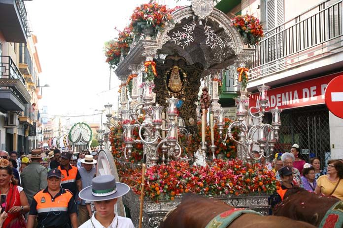 salida-hermandad-rocio_013 Los rocieros nazarenos