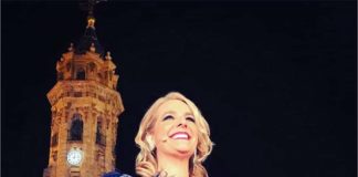 Paz Santana, vestida por Pablo Lanzarote para las Campanadas de Canal Sur Paz Santana