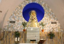 La Virgen del Rocío procesiona el viernes por primera vez a Santa Ana La Virgen del Rocío