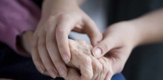 Red de ayuda a mayores y dependientes de Dos Hermanas Solidaria ayuda a mayores y dependientes