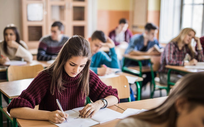 estudiantes evaluación adaptada