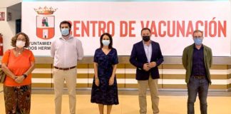 La Secretaria de Estado de Sanidad visita el Centro de vacunación del Hipódromo Centro de vacunación
