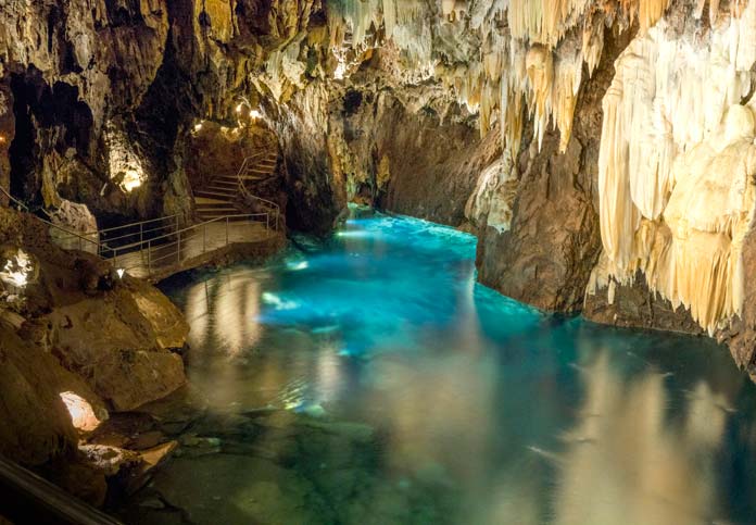 gruta-de-las-maravillas Senderismo Joven