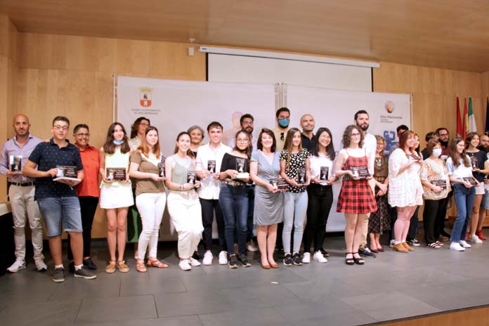 iii-certamen-rosario-valpuesta III Certamen Literario Rectora Rosario Valpuesta