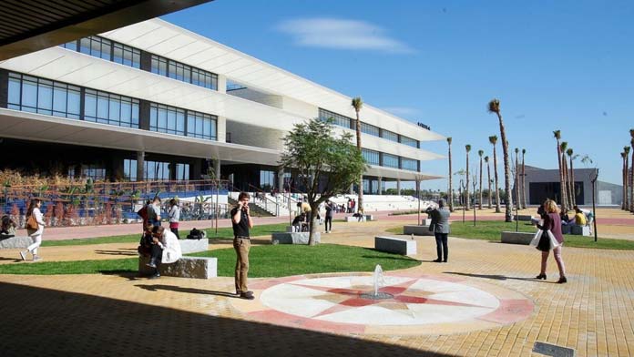 universidad-loyola becas municipales