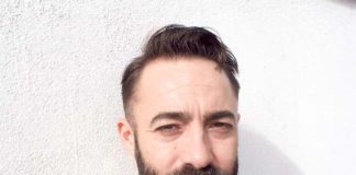 Álex Prada es médico reumatólogo, poeta y escritor Álex Prada